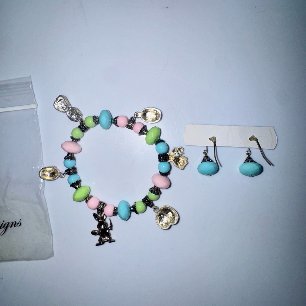 NWT Premier Designs Pastel Easter Charm Bracelet with Matching Blue Earrings - Picture 4 of 4